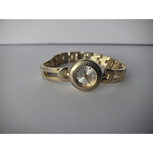 Vintage Express LA Gold Tone Wristwatch Watch Metal Gold Tone Band Clasp - Picture 10 of 11